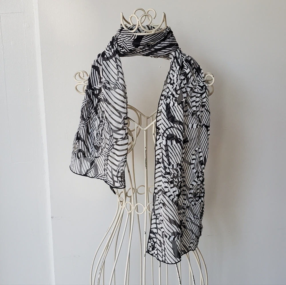 Larioseta Italian Scarf